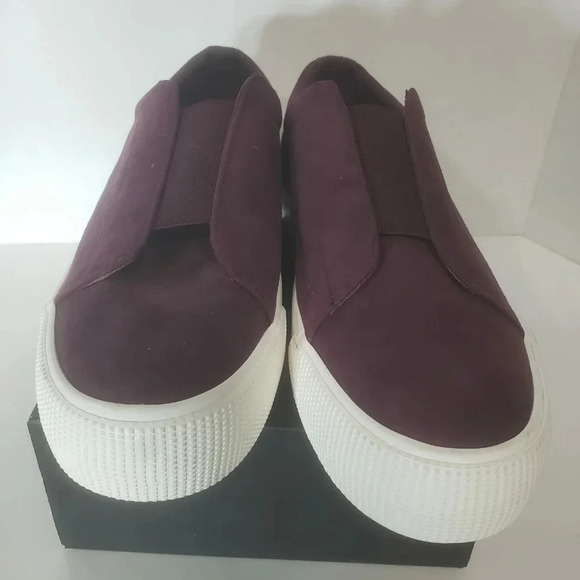 Ralph Lauren Womans Wine  Isla Suede Slip-on loafers,US 7. - Picture 4 of 9